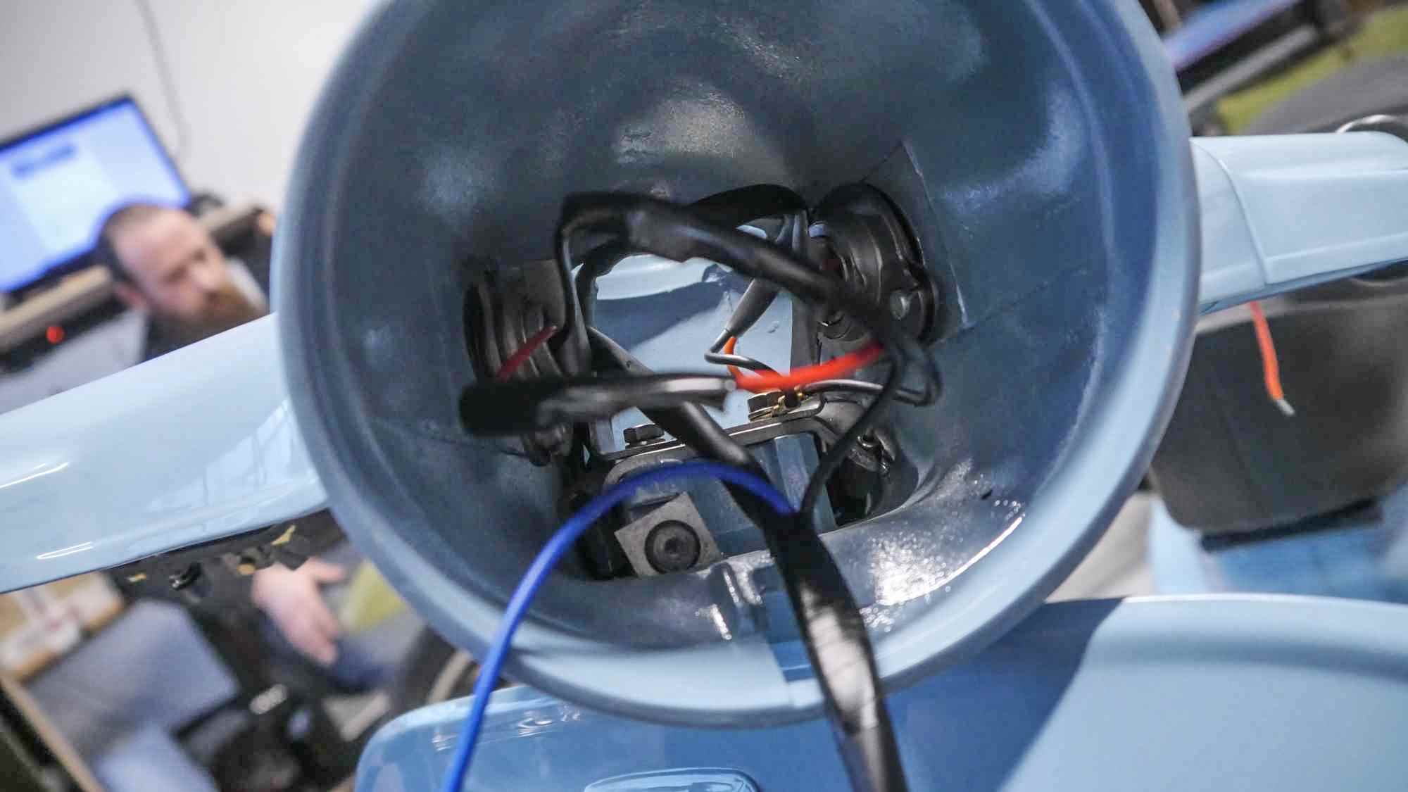 Vespa V50 Rundlicht Lenker innen Züge und Kabel