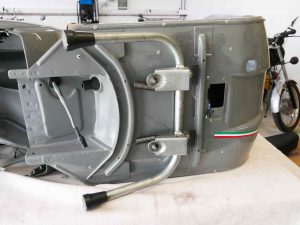 Hauptständer unten an Vespa PK 50 Rahmen