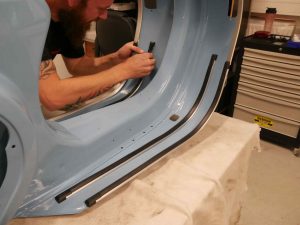 Neue Trittleisten an Vespa PK mit Endkappen und Gummis