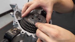 Vespa PK Motor Abtriebswelle Zahnräder ausdistanzieren