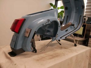 Vespa PK Rahmen teilwiese montiert mit Blinker Rücklicht Trittleisten Hauptständer